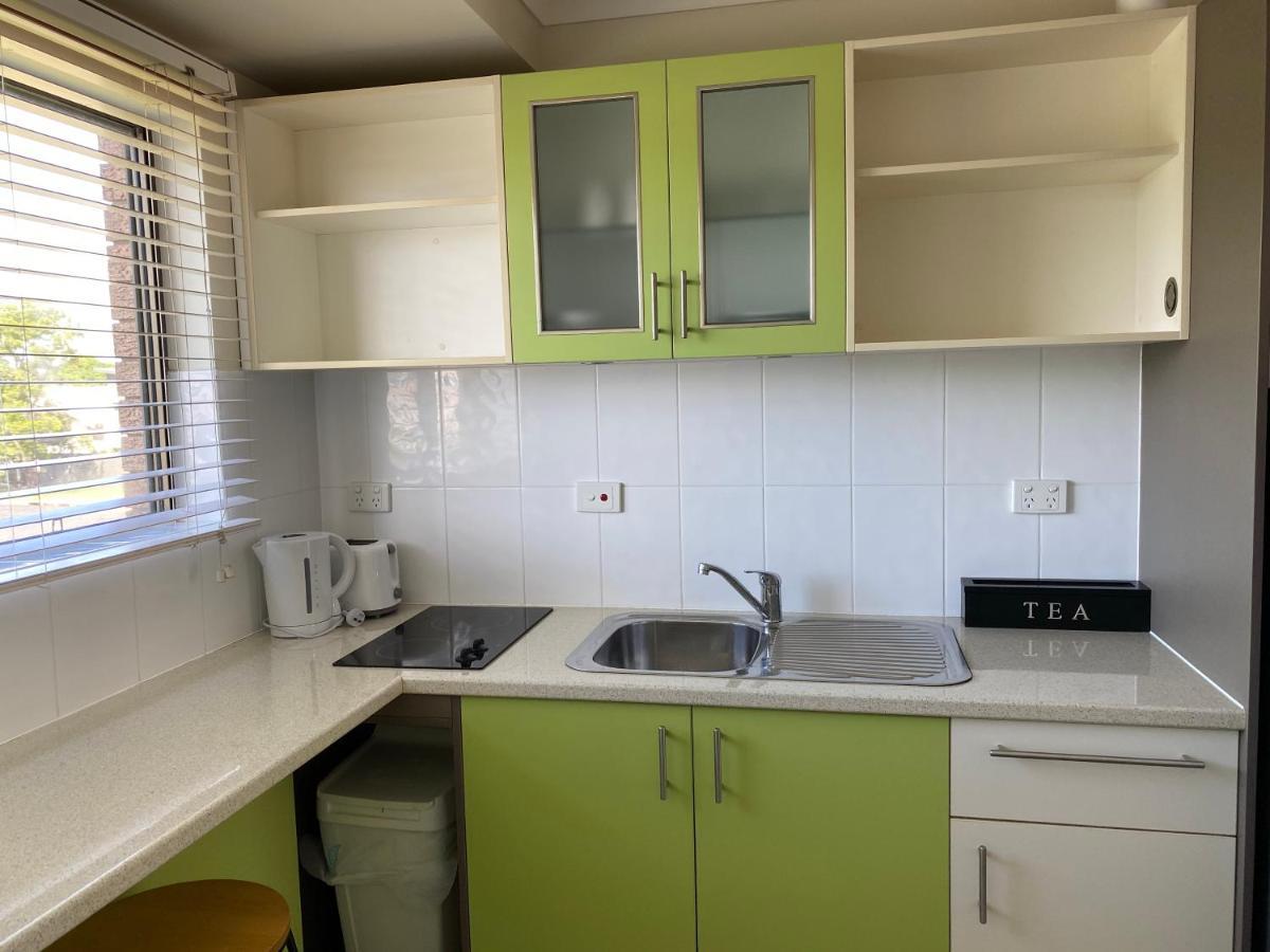 Hervey Bay Motel Экстерьер фото