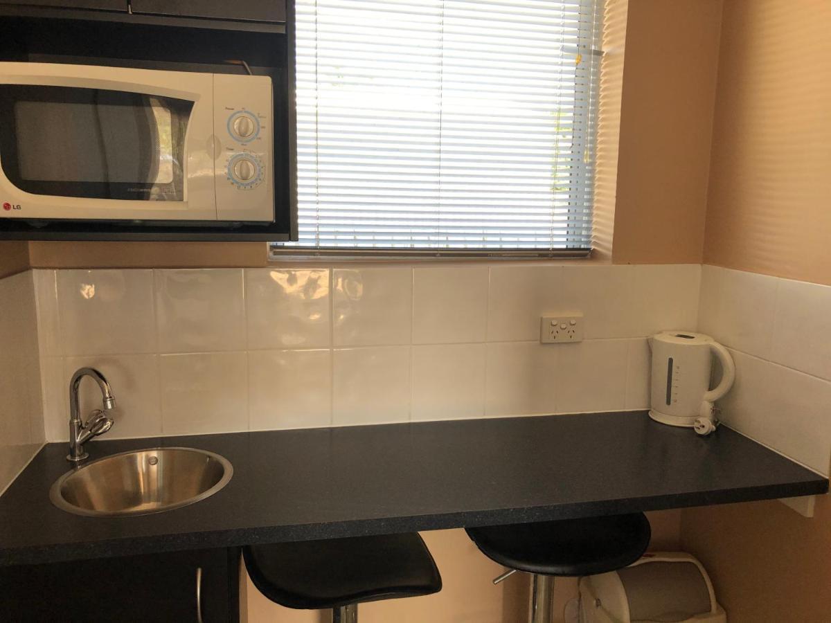 Hervey Bay Motel Экстерьер фото